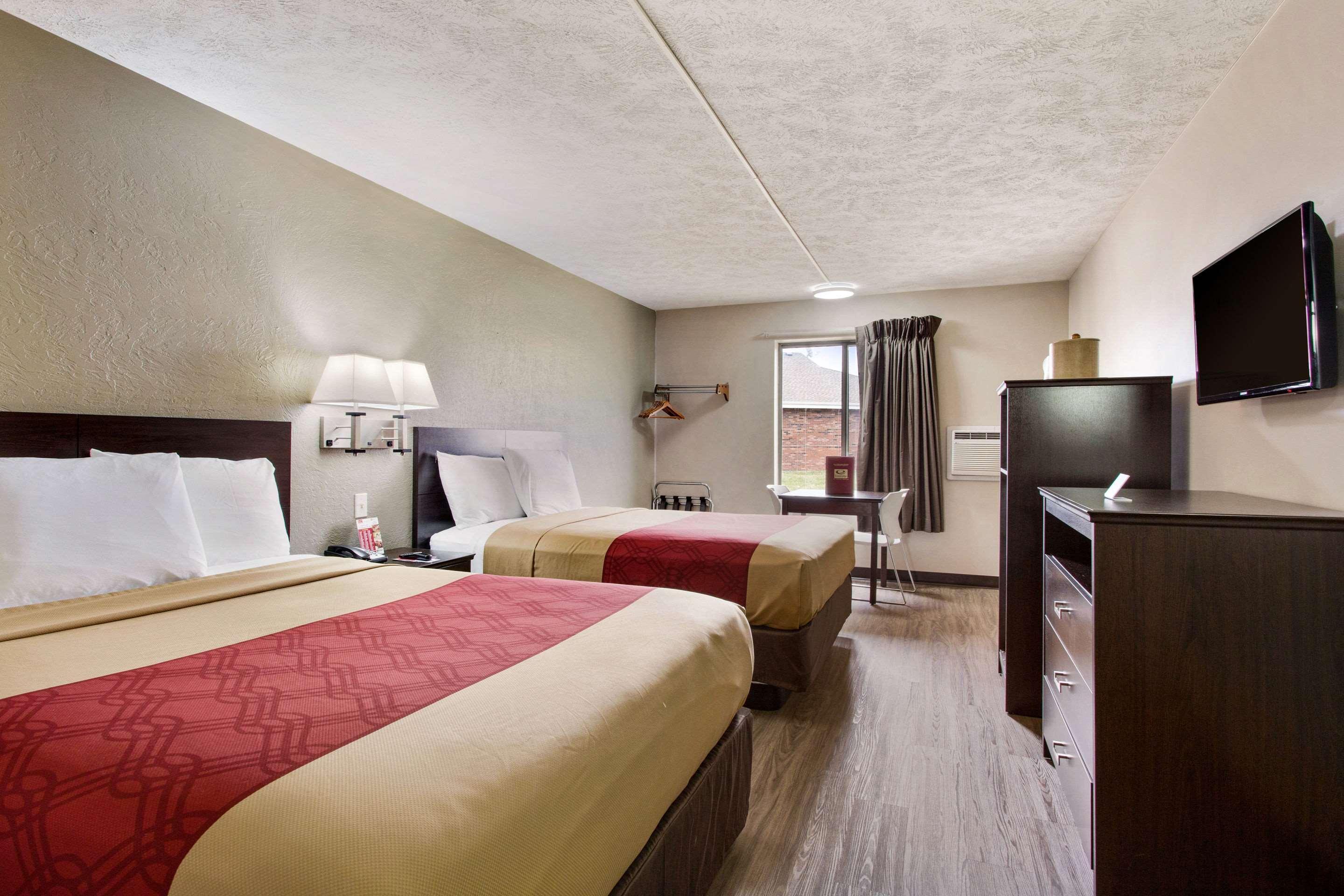 Red Lion Inn & Suites Olathe Kansas City Екстер'єр фото
