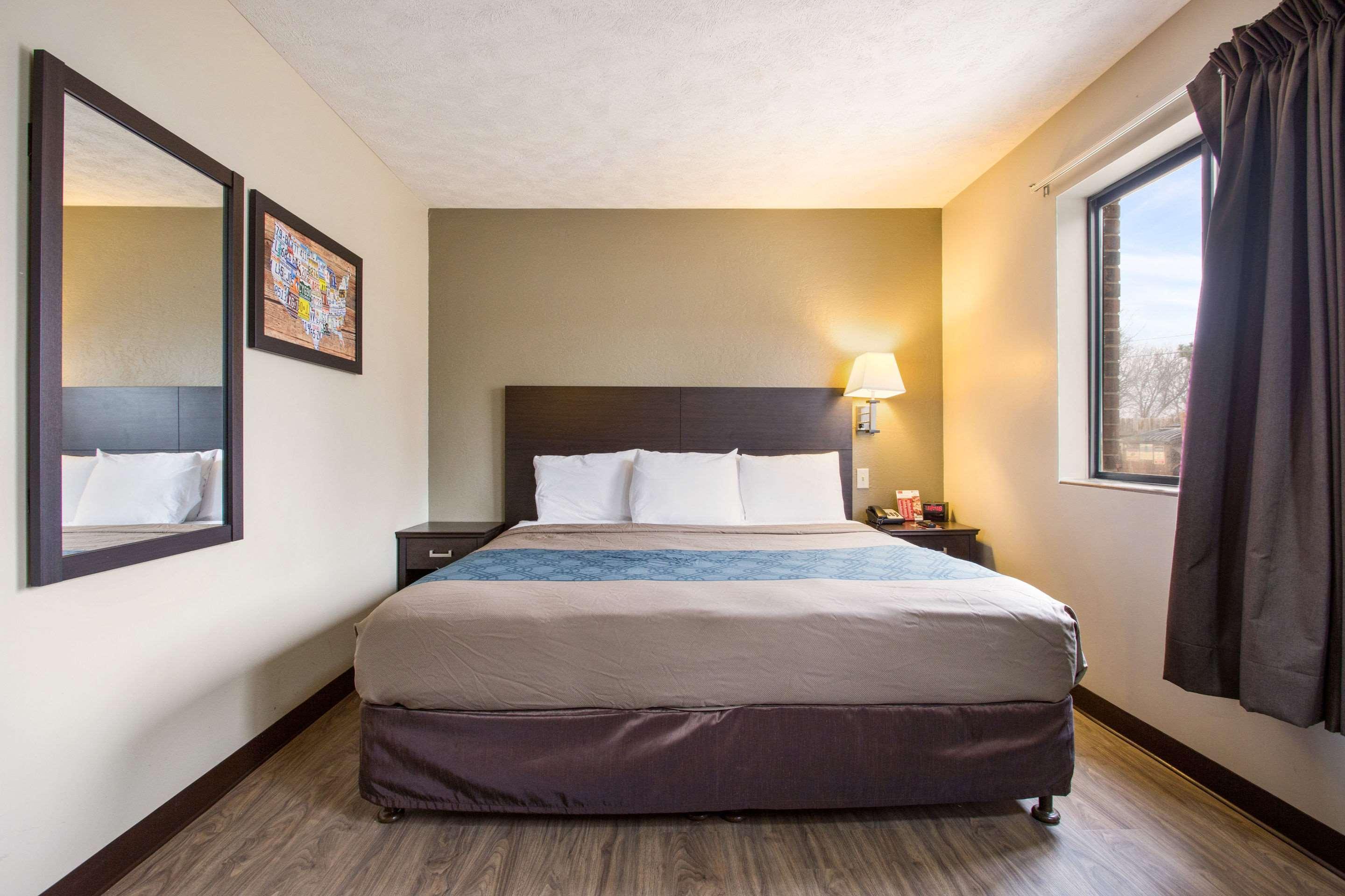 Red Lion Inn & Suites Olathe Kansas City Екстер'єр фото