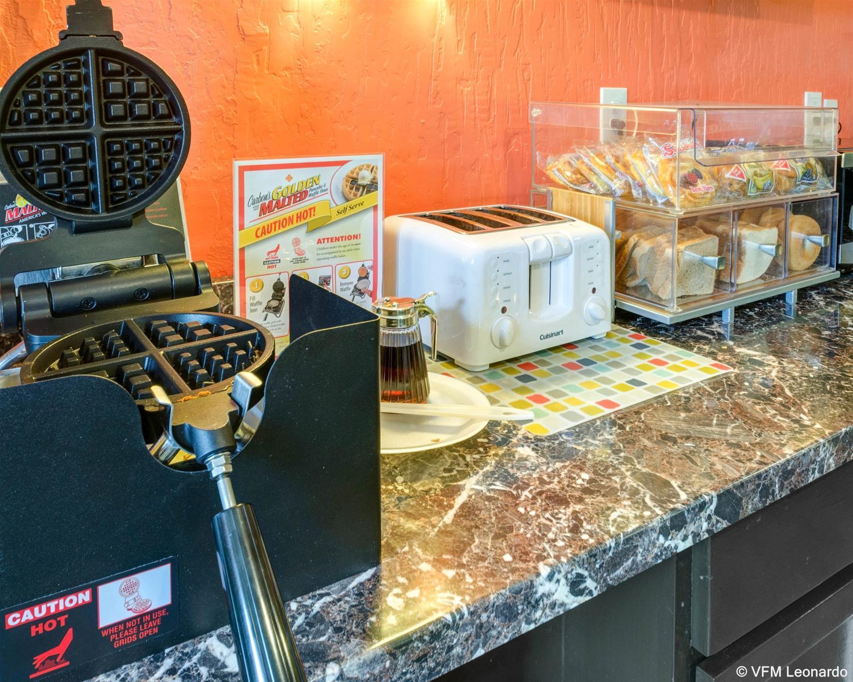 Red Lion Inn & Suites Olathe Kansas City Екстер'єр фото