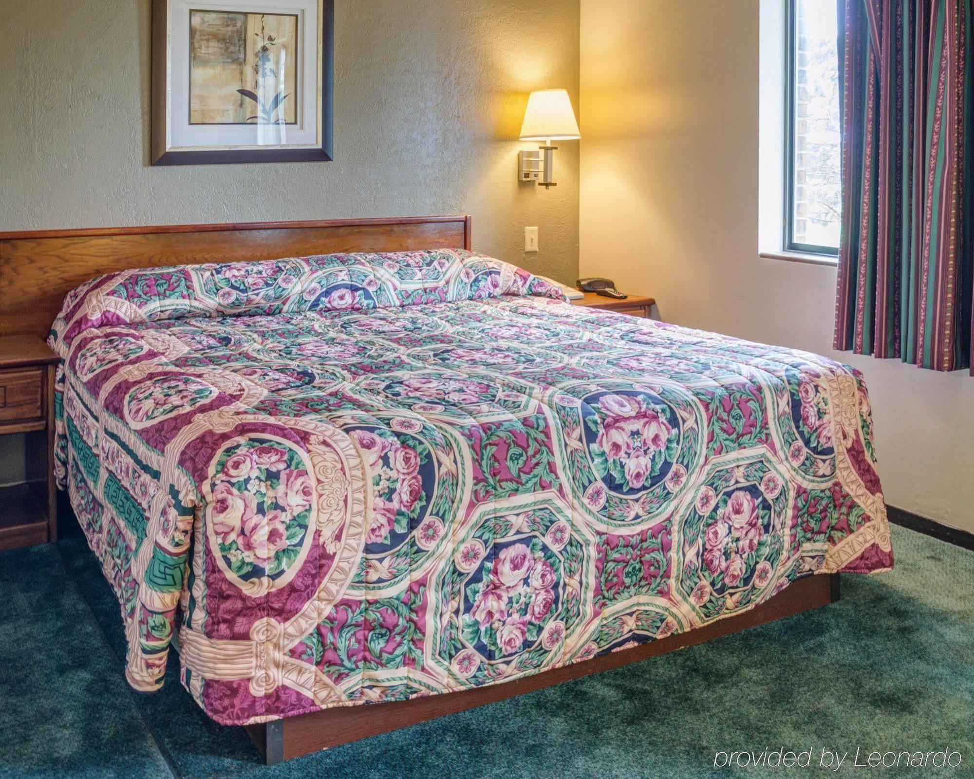 Red Lion Inn & Suites Olathe Kansas City Екстер'єр фото
