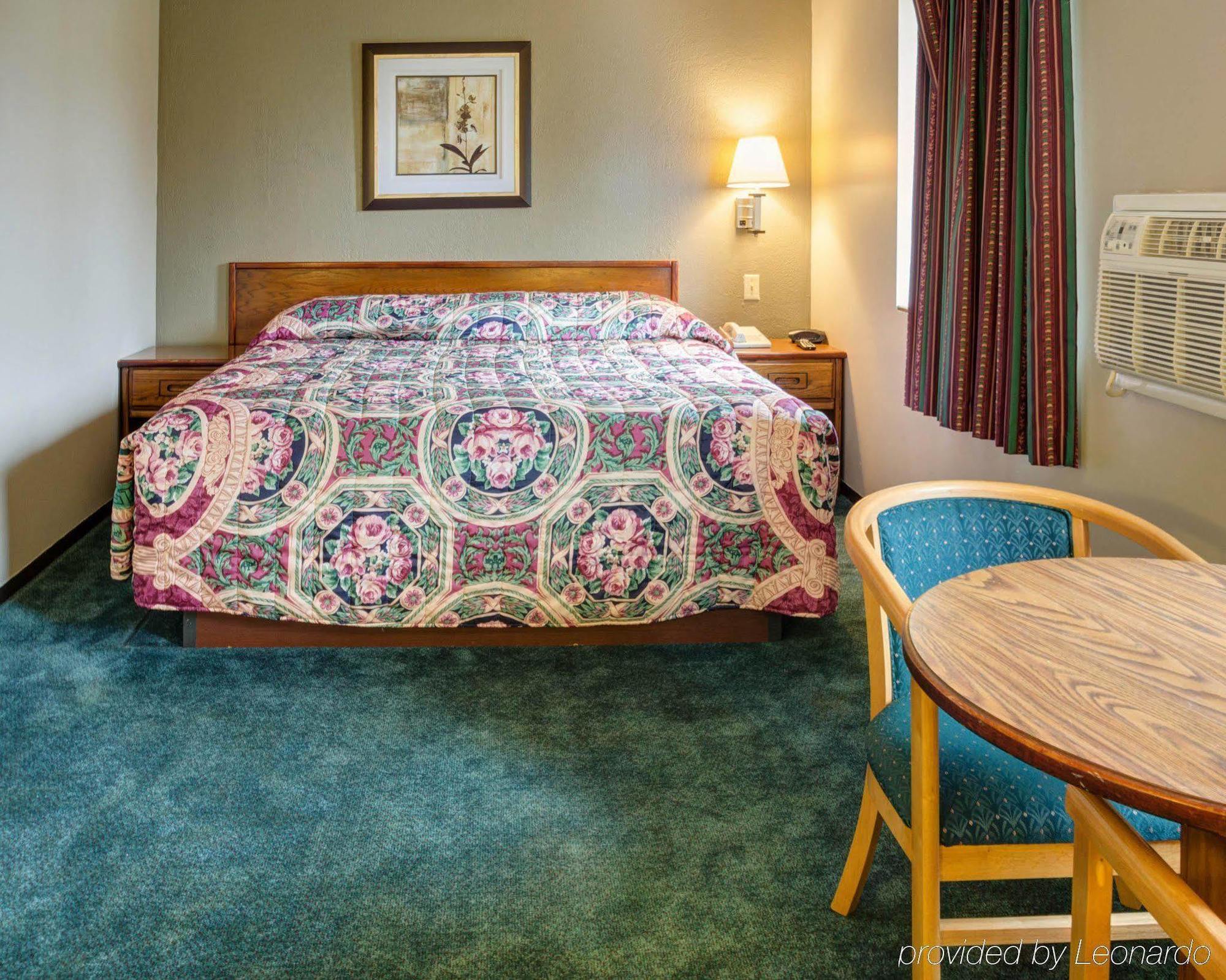 Red Lion Inn & Suites Olathe Kansas City Екстер'єр фото